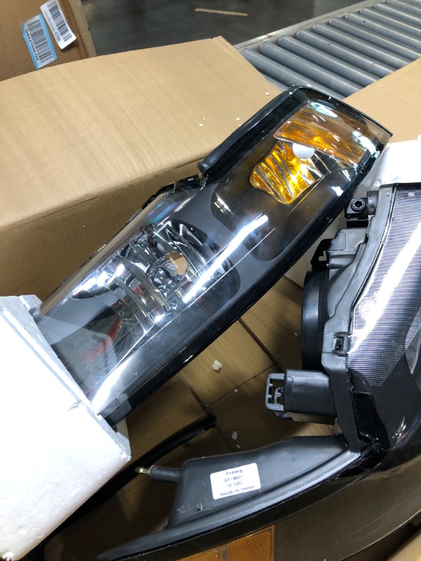 Photo 4 of AS AUTOLIGHTS 1999-2004 Ford Mustang Headlight Assembly Replacement for 1999-2004 Ford Mustang with Black Housing Amber Reflector Clear Lens Driver and Passenger Side