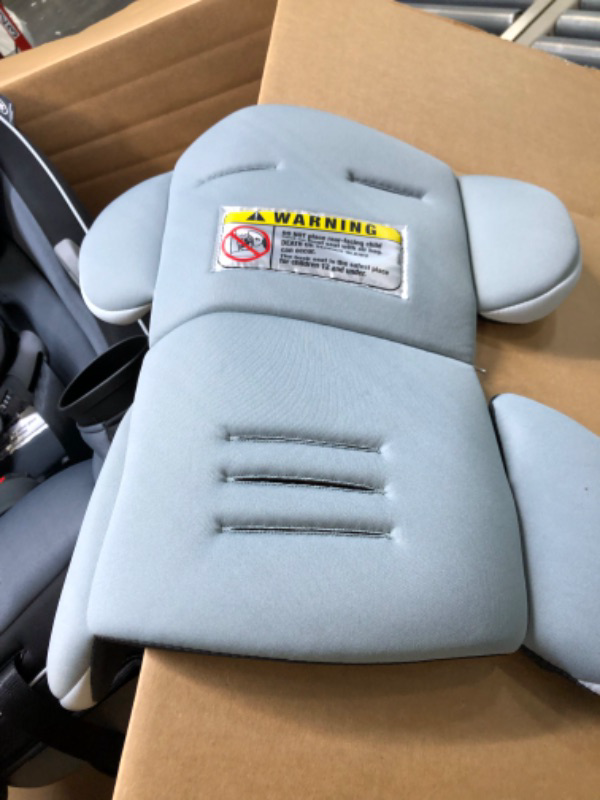 Photo 3 of Safety 1st Grow and Go All-in-One Convertible Car Seat, Rear-facing 5-40 pounds, Forward-facing 22-65 pounds, and Belt-positioning booster 40-100 pounds