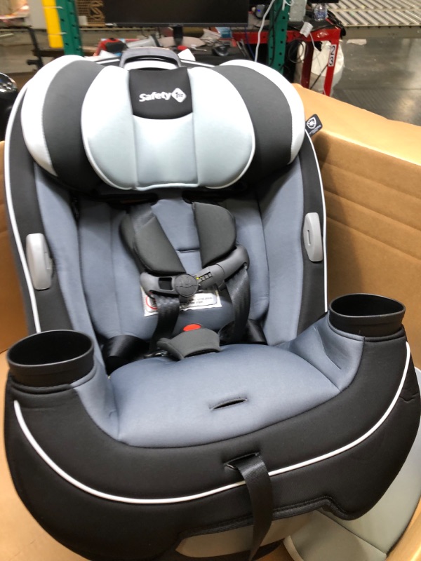 Photo 1 of Safety 1st Grow and Go All-in-One Convertible Car Seat, Rear-facing 5-40 pounds, Forward-facing 22-65 pounds, and Belt-positioning booster 40-100 pounds
