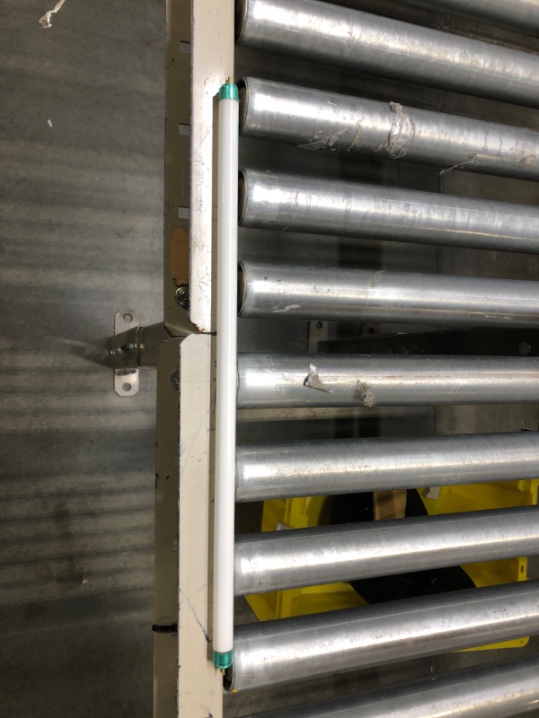 Photo 1 of 4 Pack 18" 18W T5 Fluorescent Grow Tube with 6500K Sunlight Spectrum and 1500 Lumens, Great for Seeding, Colon and Vegetable Growing!