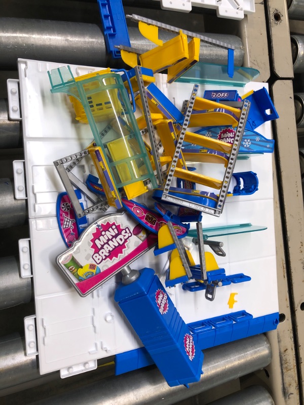 Photo 1 of 5 Surprise Mini Brands - Mini Mart Playset by ZURU (Series 4) Exclusive and Mystery Collectibles
