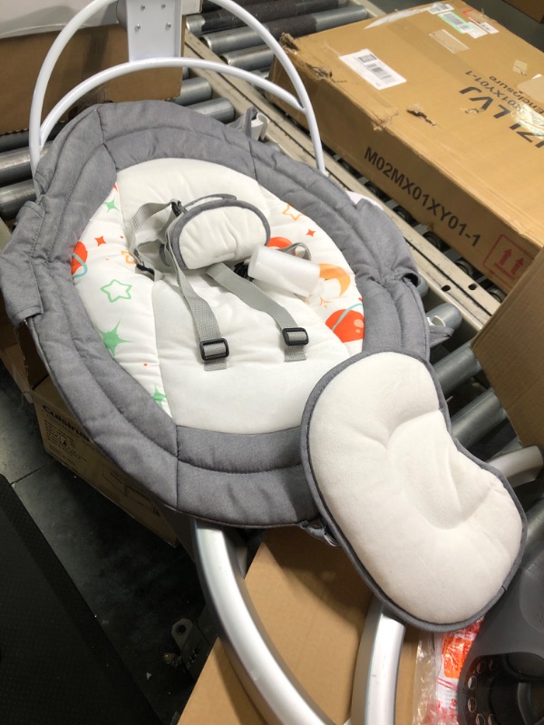 Photo 1 of Baby Swing Brand Unkown
