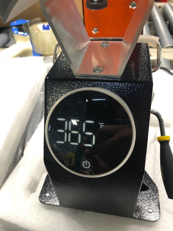 Photo 1 of VEVOR Hat Heat Press, 3-in-1 Auto Cap Heat Press Machine, 6.4x3.5in Clamshell Sublimation Transfer, Automatic Release&Press Knob-Style Digital Control Panel with 3pcs Replaceable Heating Pads 3in1 Automatic Heat Press