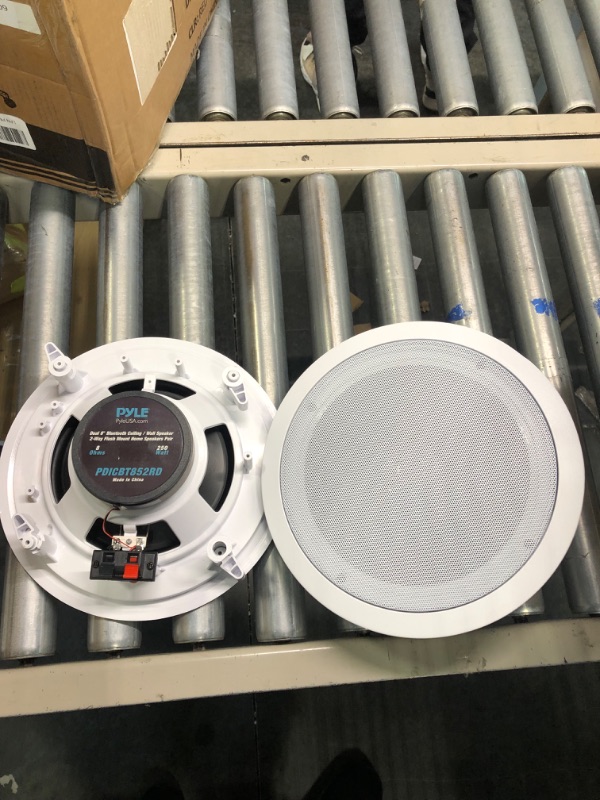 Photo 1 of 8” Ceiling Wall Mount Speakers - Pair of 2-Way Midbass Woofer Speaker 70v Transformer Directable 1” Titanium Dome Tweeter Design w/ 55Hz-22kHz Frequency Response & 250 Watts Peak - Pyle  White
(BRAND NEW IN BOX. OPENED FOR QUALITY CHECK/PICTURES.)