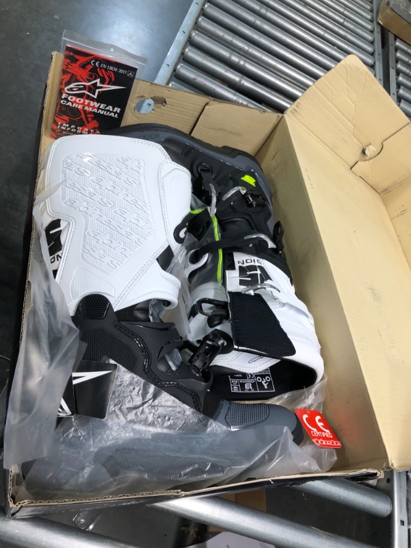 Photo 1 of Alpinestars Unisex-Adult Tech 5 Boots Black/Dark Grey/White Sz 13 Black/Dark Gray/White
-appears new open box-
