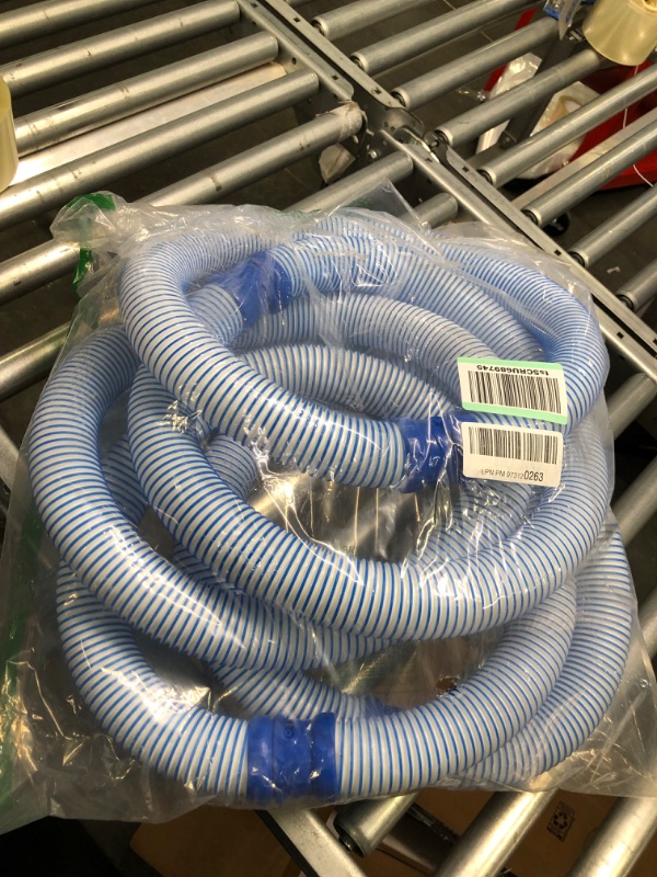 Photo 2 of ANSIKE 1Pc Pool Cleaner Hose Replace R0527700 Compatible with Zodiac Baracuda Mx6 Mx8 Swimming Pool Cleaner Parts Cleaner Lock Hose 39" Twist Lock Hose 1 Pc