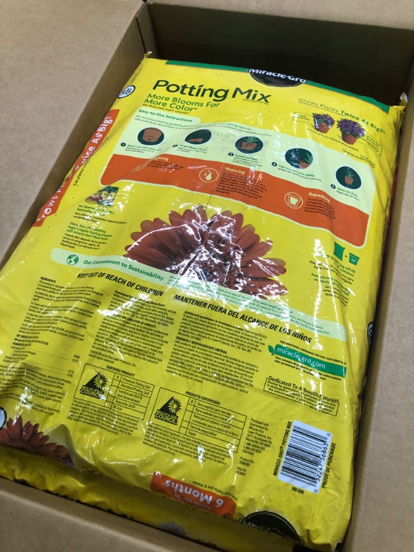 Photo 3 of 2 Miracle-Gro Potting Mix 16 qt 16 qt. Single Pack