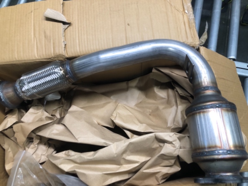 Photo 1 of Catalytic converters 16581 Compatible With 2010 2011 2012 2013 2014 2015 Chevrolet Equinox Captiva Sport GMC Terrain Sport Utility 4-Door 2.4L L4
