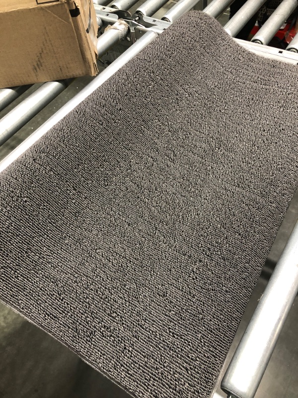 Photo 1 of 24in x 35in rubber matt