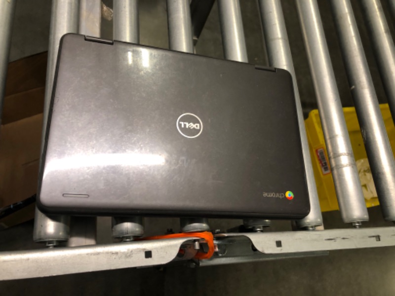 Photo 2 of Dell Chromebook 3189 Laptop, 11.6" HD (1366 x 768) Non-Touch, Intel Celeron N3060, 4GB RAM, 32GB eMMC SSD, Chrome OS (sell for parts)