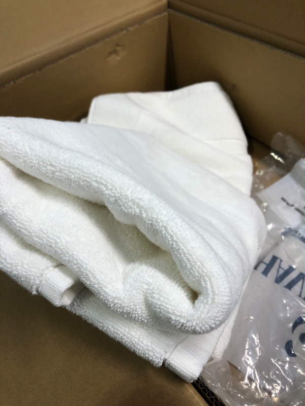 Photo 3 of 2 White Towels