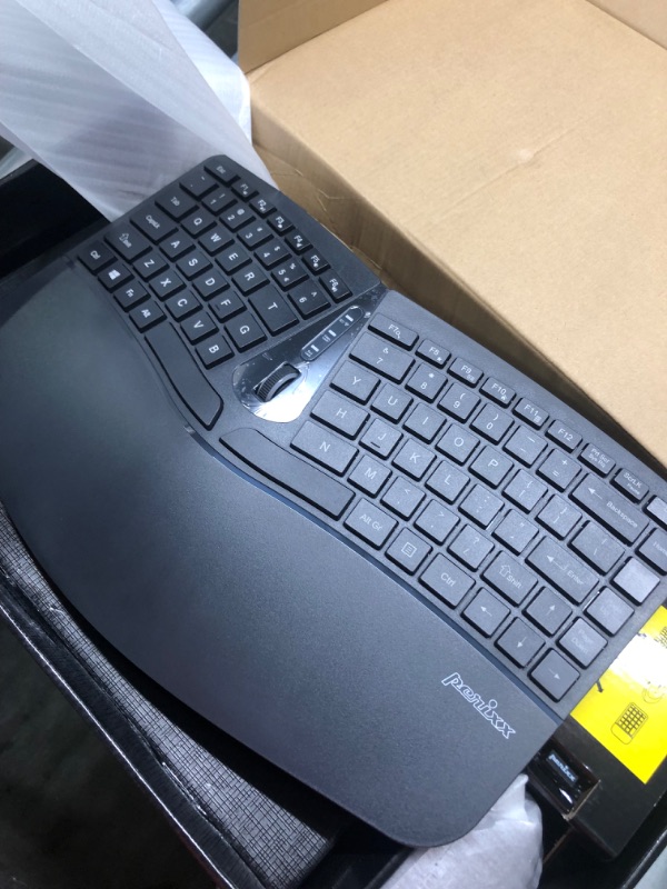 Photo 4 of Perixx PERIDUO-606A, 3-in-1 Wireless Compact Ergonomic Keyboard with Vertical Mouse and Numeric Keypad - Adjustable Palm Rest - Tilt Wheel - Membrane Low Profile Keys - US English Wireless 3-in-1 Combo