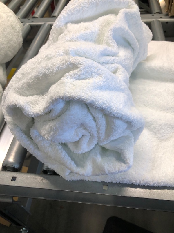 Photo 3 of American Soft Linen Jumbo Large Bath Towels, 100% Turkish Cotton 35 in 70 in, Bath Towel Sheets for Bathroom, White Bath Sheet Bath Sheet 35 x 70 Bright White
