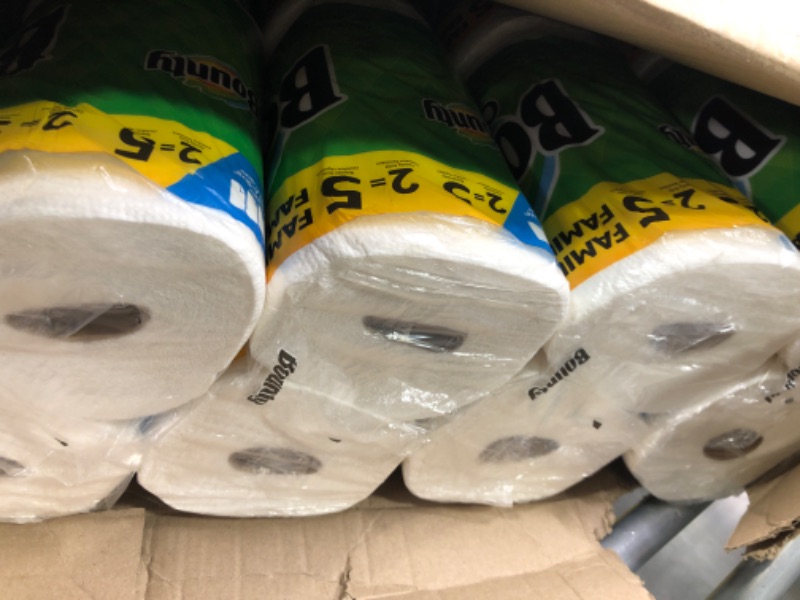 Photo 2 of Quick-Size Paper Towels, White, 16 Family Rolls = 40 Regular Rolls (2048 Sheets Total) 2048 Count (Pack of 1)