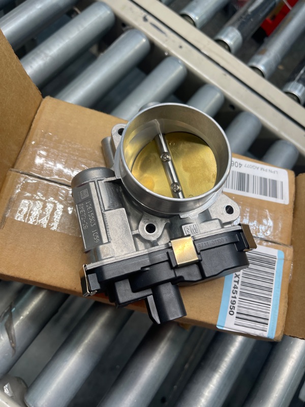 Photo 2 of GM Genuine Parts 217-3150 Fuel Injection Throttle Body with Throttle Actuator