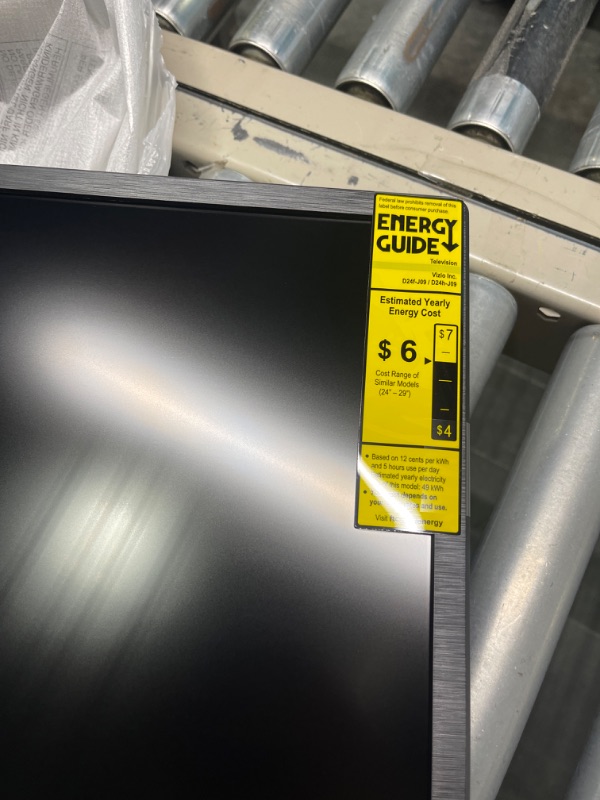 Photo 1 of VIZIO 24-inch D-Series Full HD 1080p Smart TV with Apple AirPlay and Chromecast Built-in, Alexa Compatibility, D24f-J09, 2022 Model 24 in 1080p Bezel