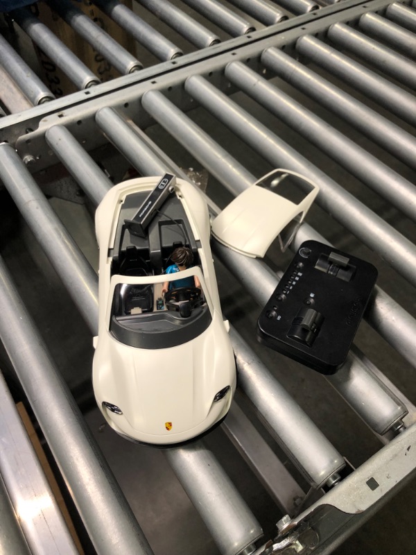 Photo 3 of Playmobil Porsche Mission E