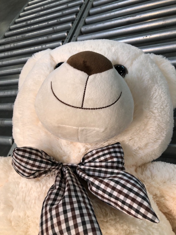 Photo 1 of Poutmac Big Teddy Bear 4Ft Giant White Soft Stuffed Animals Cute Plush Toy for Girlfriend Women Kids for Valentine's Christmas Birthday
