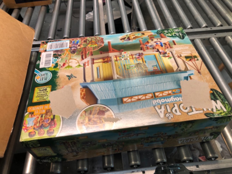 Photo 1 of Playmobil Wiltopia Animal Care Station