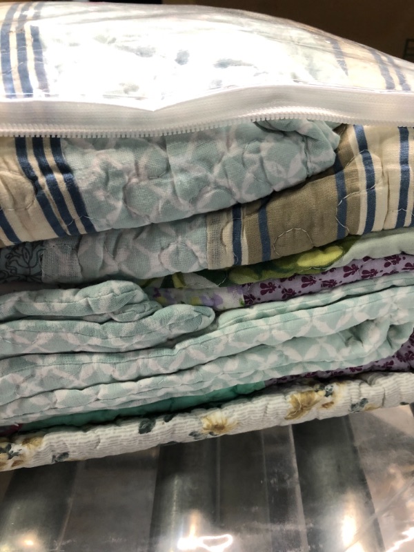 Photo 4 of Autumn Dream Reversible Cotton Bedspread Quilt Set, Patchwork Stitched Jacquard Quilt Coverlet Set, Gorgeous Floral Pattern Bedspread, Queen Size Queen (90 by98 Inch) Patchwork Floral Pattern