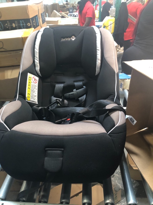 Photo 4 of Safety 1st Guide 65 Convertible Car Seat, Chambers