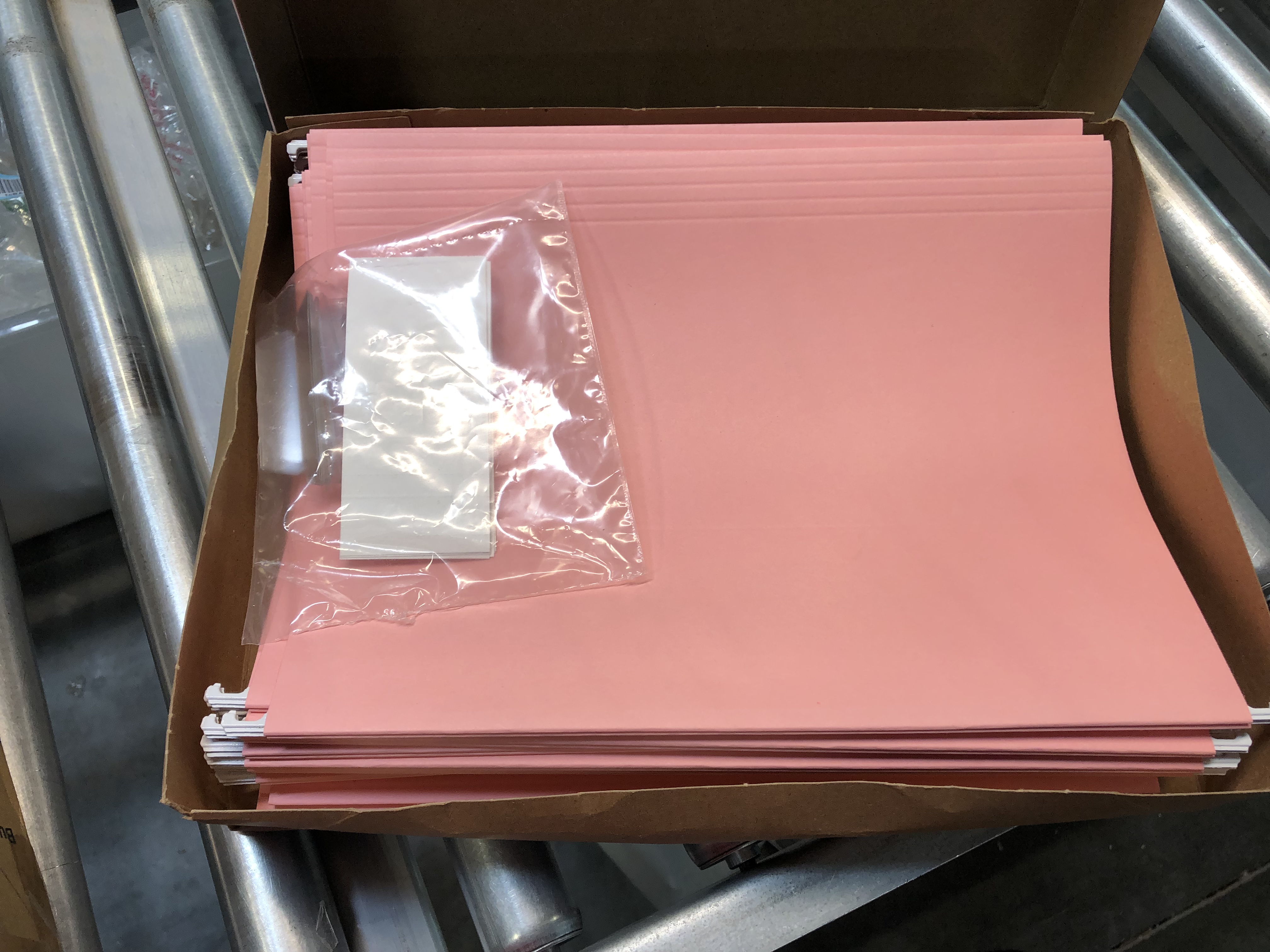 Photo 4 of Smead Colored Hanging File Folder with Tab, 1/5-Cut Adjustable Tab, Letter Size, Pink, 202 per Box (64066) Pink File Folder