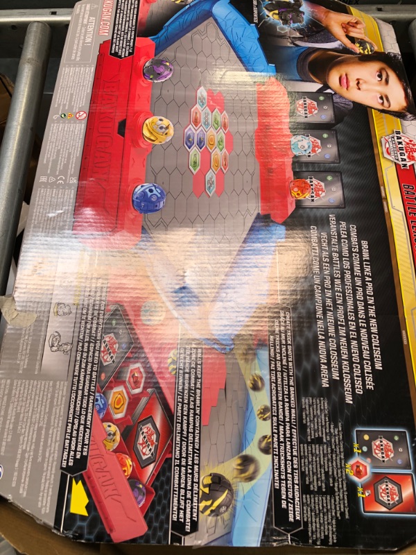 Photo 2 of Bakugan Battle League Coliseum, Deluxe Game Board with Exclusive Fused Howlkor x Serpenteze, Kids Toys for Boys Ages 6 and up