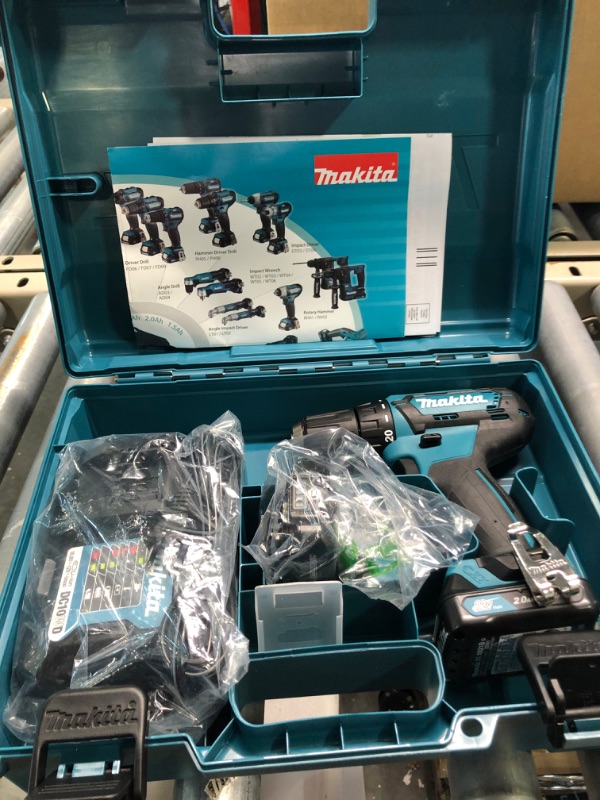 Photo 3 of Makita FD09R1 12V max CXT® Lithium-Ion Cordless 3/8" Driver-Drill Kit (2.0Ah)