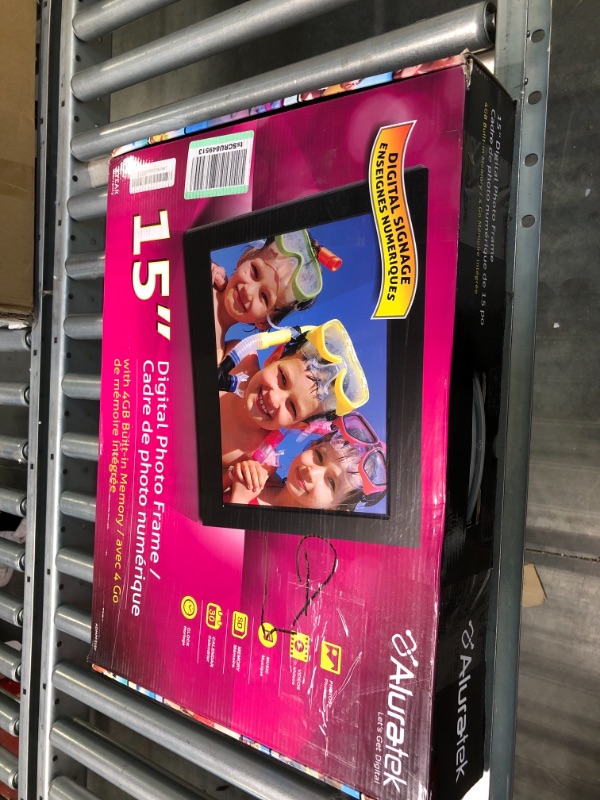 Photo 1 of Aluratek 15-in. Digital Photo Frame