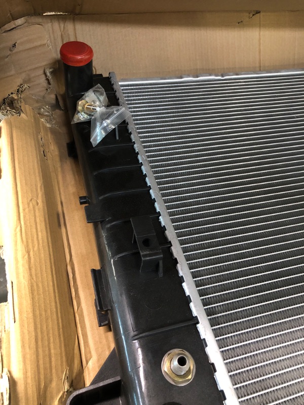 Photo 3 of DNA Motoring OEM-RA-1552 Factory Style Aluminum Core Radiator Compatible with 94-02 Ram 1500 2500 3500, 31-9/16" W X 19-7/16" H X 1-1/4" D, 1-1/2" Inlet, 1-3/4" Outlet 94-01 Dodge Ram 2500 AT