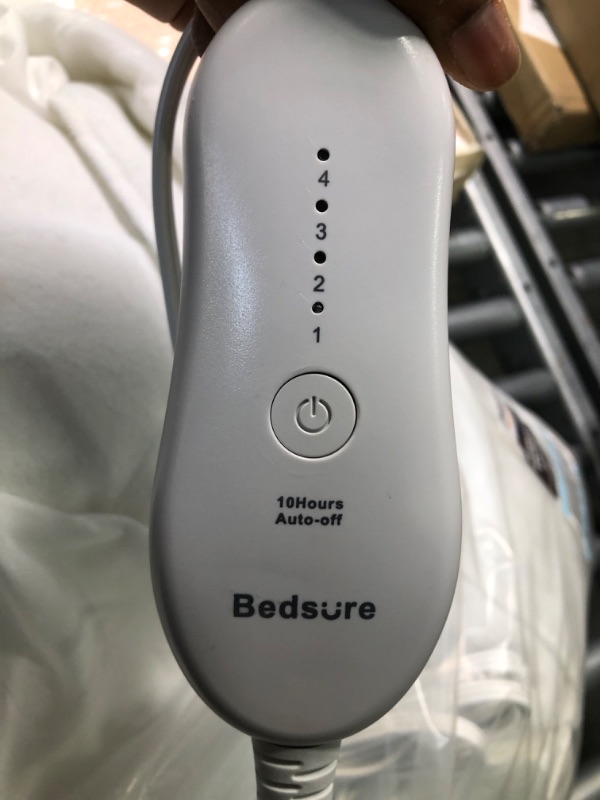 Photo 2 of bedsure white heated blanket