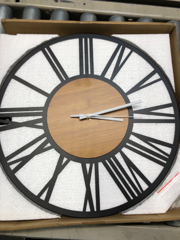 Photo 1 of 1st owned Round Wall Clock for Living Room Decor Modern Battery Operated Nearly Silent Black Clocks for Home Living Room Garden Office Cafe Decoration -40CM 40CM Black
