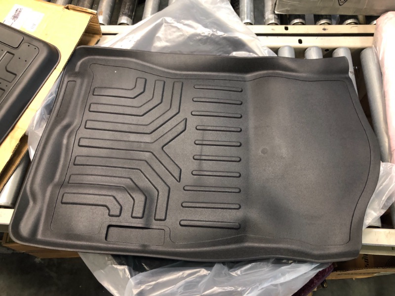 Photo 5 of Car floor mats 
--UNKNOWN VEHICLE--