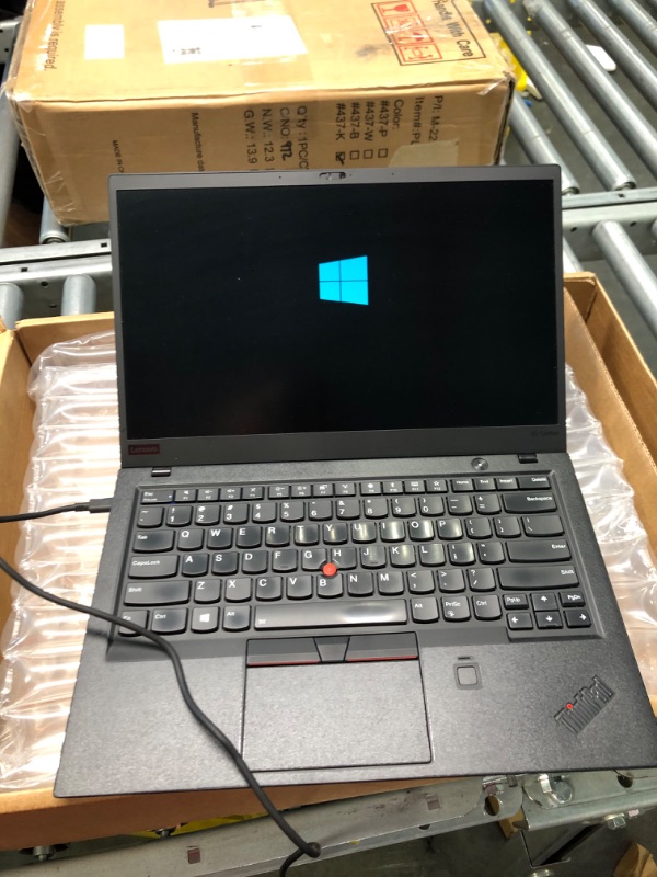 Photo 2 of Lenovo X1 Carbon 6th Generation Ultrabook: Core i7-8550U, 16GB RAM, 512GB SSD, 14inch Full HD Display, Backlit Keyboard (Renewed)