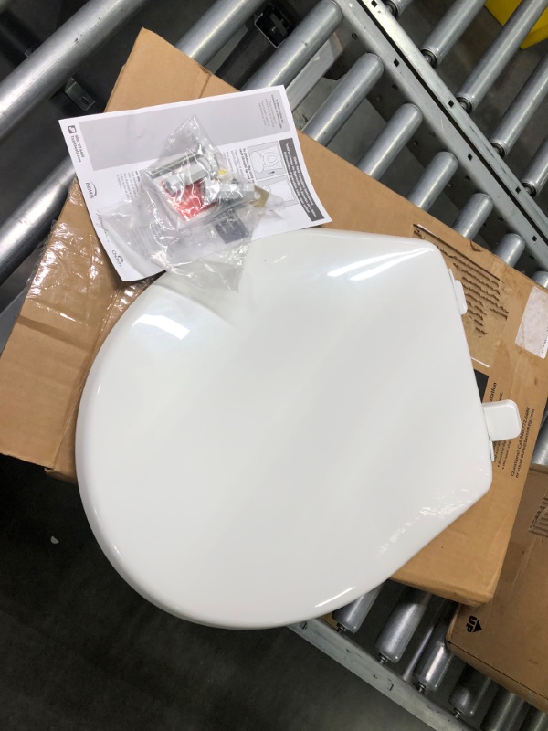 Photo 2 of 
BEMIS 70 000 Toilet Seat, ROUND, Plastic, White