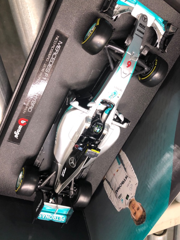 Photo 1 of DIECAST Toys CAR BBURAGO 1:18 Race - Mercedes F1 W07 Hybrid - Lewis Hamilton #44 - AMG Petronas Formula ONE Team Silver 18-18001LH