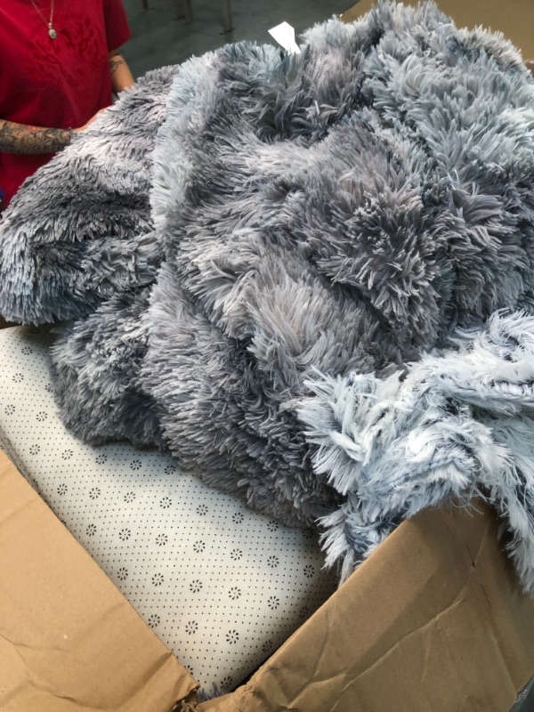 Photo 3 of Bedsure Faux Fur Throw Blanket Light Grey – Fuzzy, Fluffy, and Shaggy Faux Fur, Soft and Thick Sherpa, Tie-dye Decorative Gift, Throw Blankets for Couch, Sofa, Bed, 50x60 Inches, 380 GSM Light Grey 50"x60" Throw
