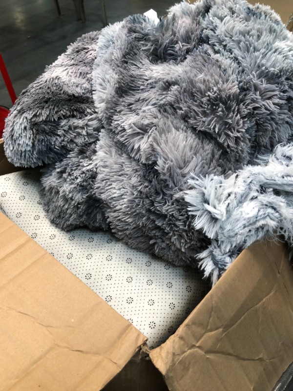 Photo 5 of Bedsure Faux Fur Throw Blanket Light Grey – Fuzzy, Fluffy, and Shaggy Faux Fur, Soft and Thick Sherpa, Tie-dye Decorative Gift, Throw Blankets for Couch, Sofa, Bed, 50x60 Inches, 380 GSM Light Grey 50"x60" Throw