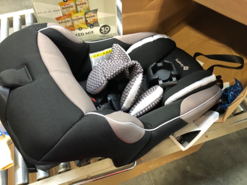 Photo 1 of Safety 1st Guide 65 Convertible Car Seat, Chambers