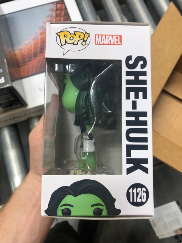 Photo 4 of Funko Pop! Marvel: She-Hulk - She-Hulk Glow in The Dark, Amazon Exclusive