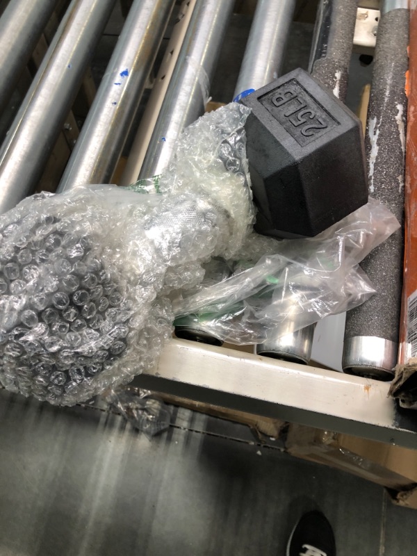 Photo 1 of Amazon Basics Rubber Encased Hex Dumbbell Hand Weight 25 Pounds Rubber Encased Hex Dumbbell1016009089
028752200783
