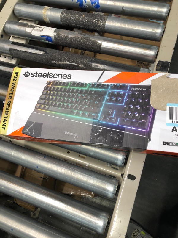 Photo 1 of SteelSeries Apex Gaming Keyboard OLED RGB Illuminatiom Aluminum Frame
