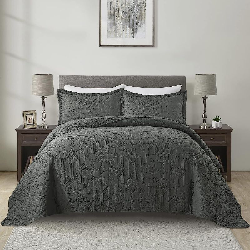 Photo 1 of 3-Piece Gray Queen Size Quilt Set, Box Pattern Ultrasonic Lightweight and Soft Quilts/Bedspreads/Coverlets/Bedding Set (Includes 1 Quilt, 2 Pillow Shams) for All Seasons