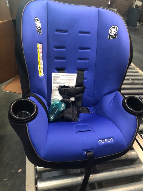 Photo 3 of Cosco Onlook 2-in-1 Convertible Car Seat, Rear-Facing 5-40 pounds and Forward-Facing 22-40 pounds and up to 43 inches, Vibrant Blue