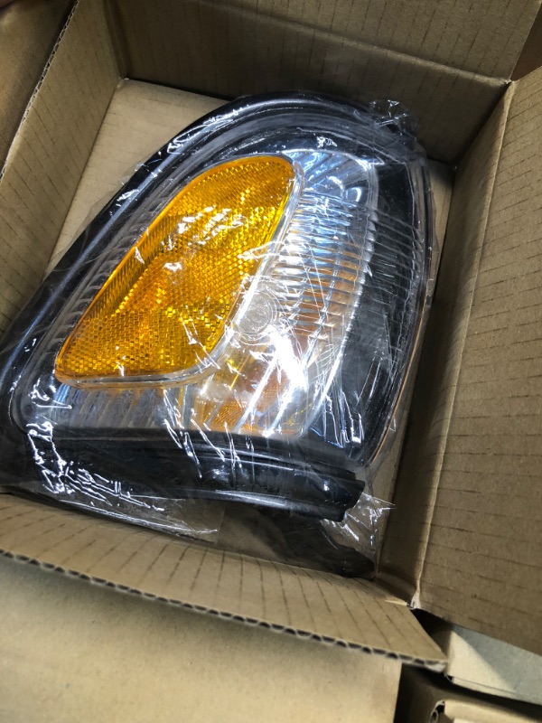 Photo 3 of AS Replacement For 2001 2002 2003 2004 Toyota Tacoma Headlights+Corner Signal Lamps+Bumper Light Black Housing Amber Reflector Driver Side and Passenger Side 6-PACK