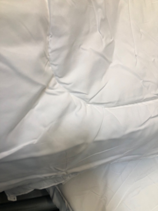 Photo 3 of Bedsure Queen Comforter Duvet Insert - Quilted White Comforters Queen Size, All Season Down Alternative Queen Size Bedding Comforter with Corner Tabs
