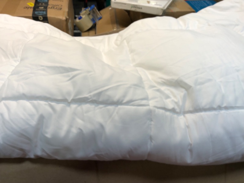 Photo 4 of Bedsure Queen Comforter Duvet Insert - Quilted White Comforters Queen Size, All Season Down Alternative Queen Size Bedding Comforter with Corner Tabs