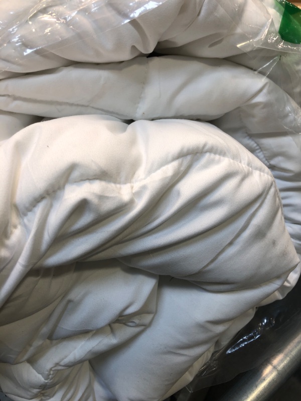 Photo 3 of a Bedding Comforter – All Season Comforter King Size – White Comforter King - Plush Siliconized Fiberfill 