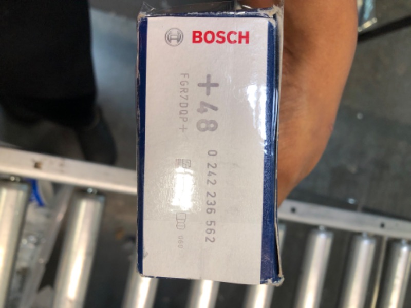 Photo 1 of Bosch Automotive (6743) Platinum +4 Spark Plug - Pack of 10