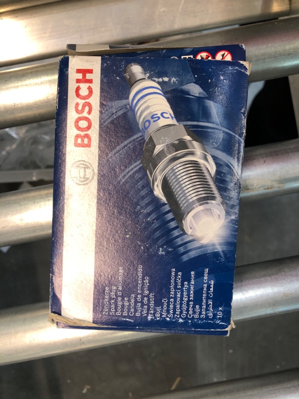 Photo 2 of Bosch Automotive (6743) Platinum +4 Spark Plug - Pack of 10